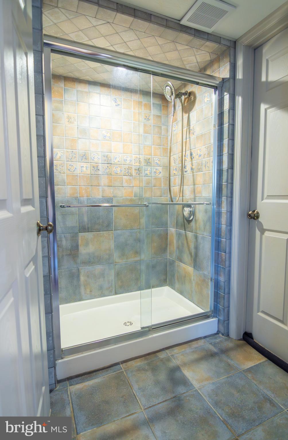 163 Rock Hill Church Road Stafford, VA 22556 - Photo 33 of 43 a bathroom with a bathtub