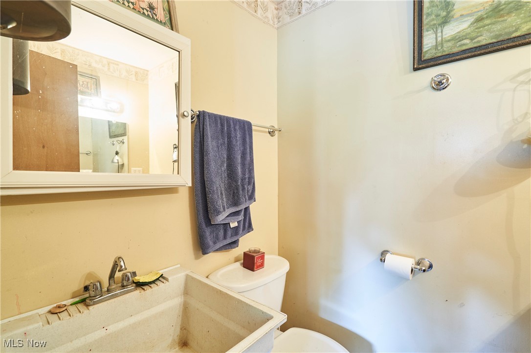 90 Johnson Road Wadsworth, OH 44281 - Photo 18 of 22 Bathroom with toilet and a sink