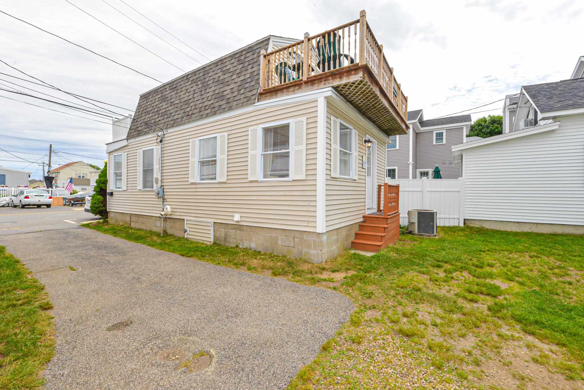 27 Highland Avenue Hampton, NH 03842 - Photo 3 of 40