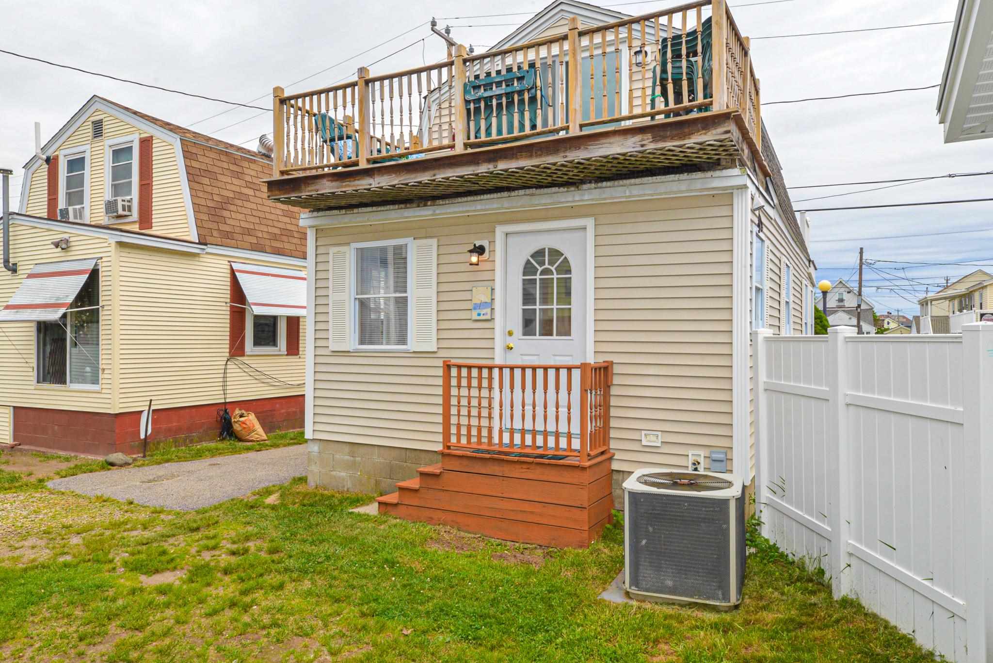 27 Highland Avenue Hampton, NH 03842 - Photo 4 of 40