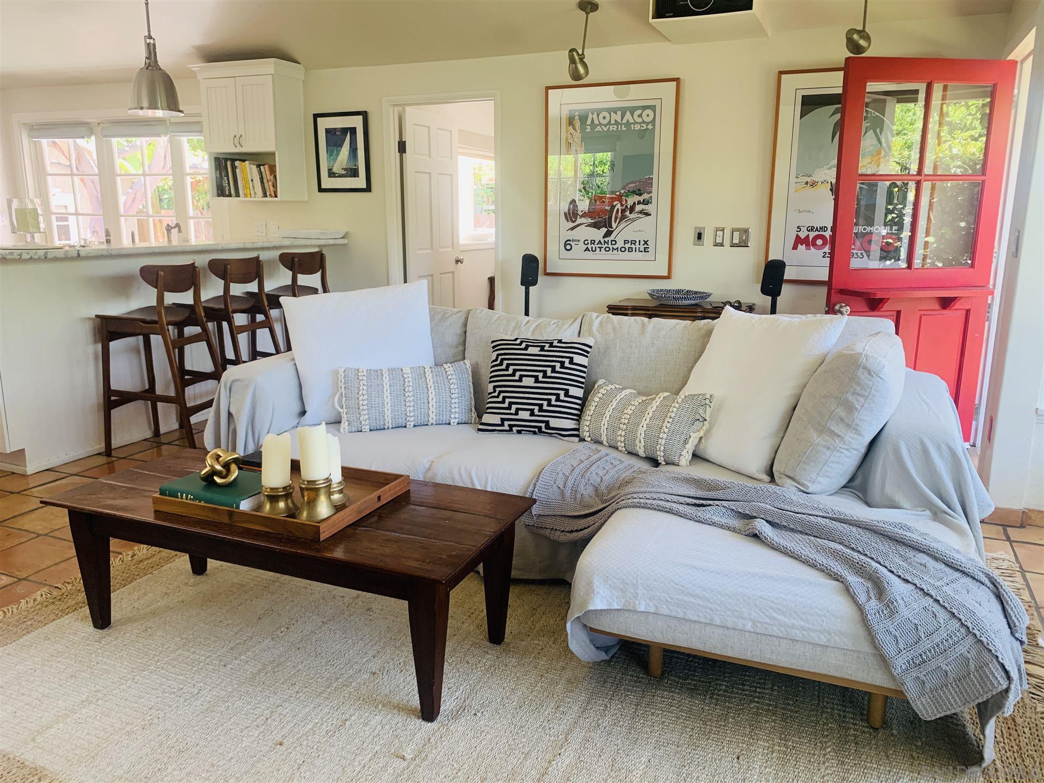 253 26th Street Del Mar, CA 92014 - Photo 5 of 21 a living room with furniture and a wooden floor