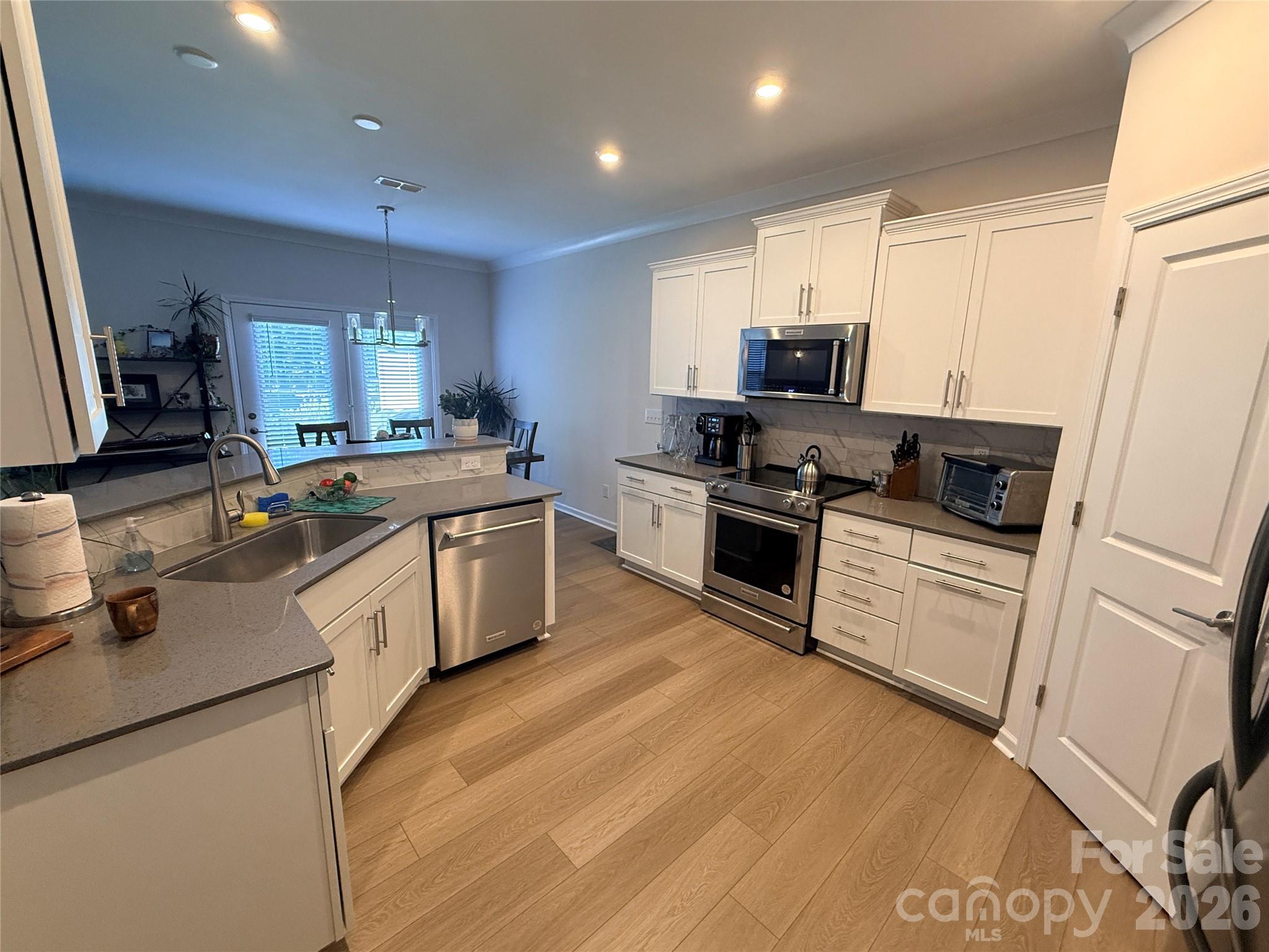 1813 Teachers House Road Apex, NC 27523 - Photo 7 of 29