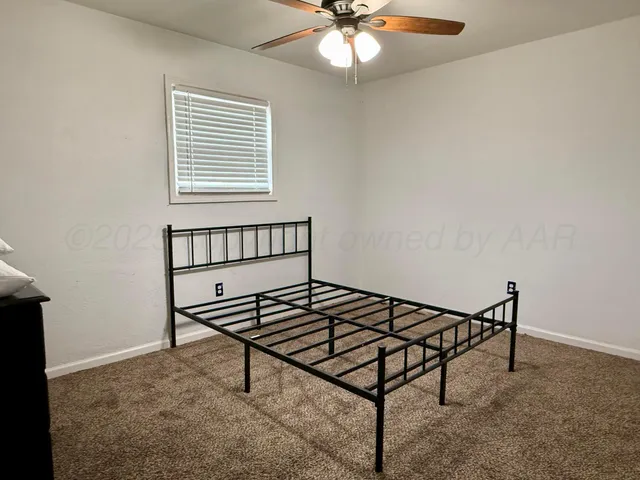 a view of a livingroom with furniture