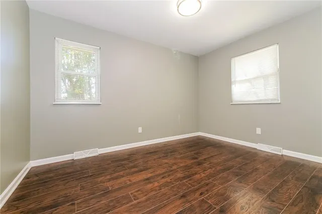 $2,095 | 404 Southwest Keystone Court, Blue Springs, MO 64014