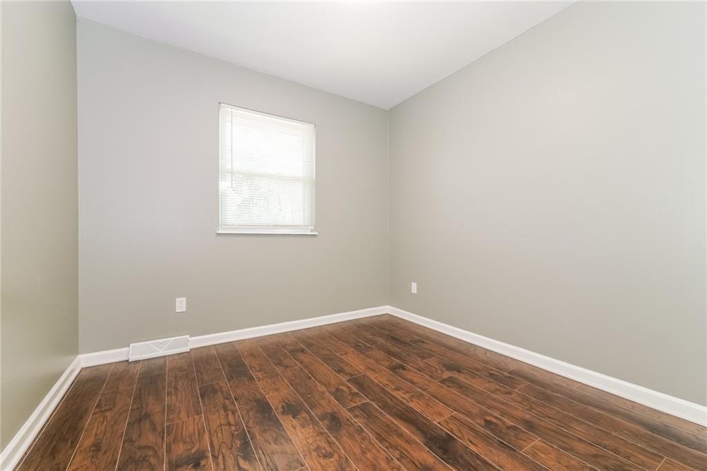 404 Southwest Keystone Court Blue Springs, MO 64014 - Photo 12 of 17