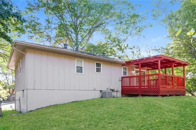 $2,095 | 404 Southwest Keystone Court, Blue Springs, MO 64014