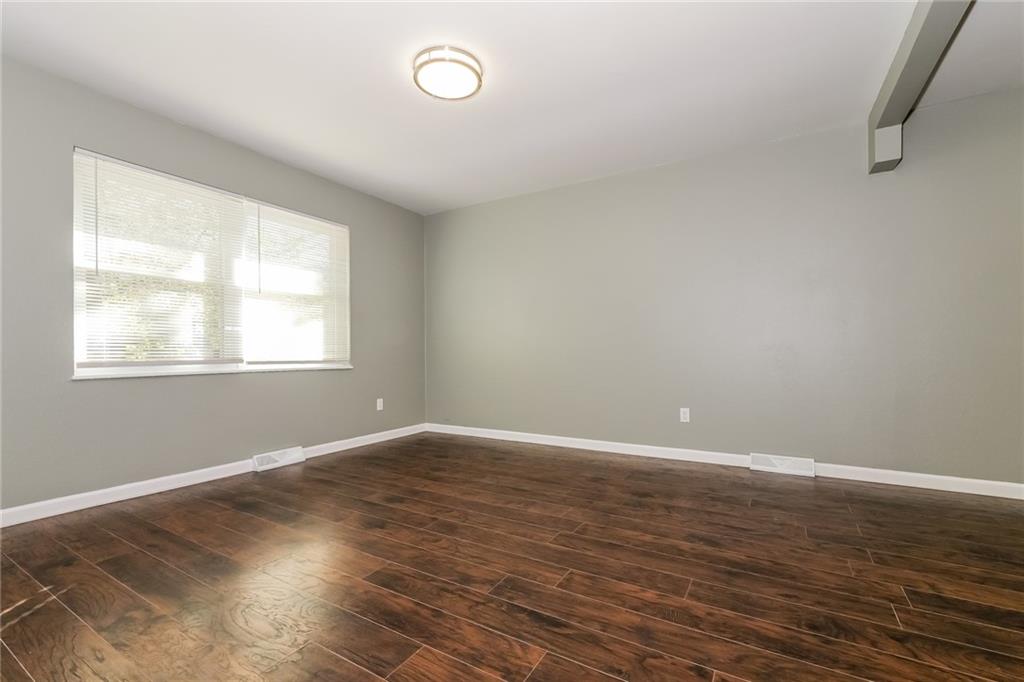 404 Southwest Keystone Court Blue Springs, MO 64014 - Photo 2 of 17