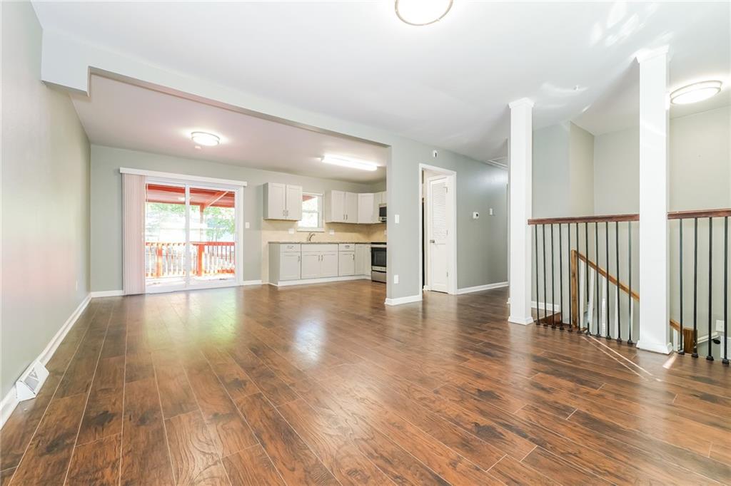 404 Southwest Keystone Court Blue Springs, MO 64014 - Photo 4 of 17