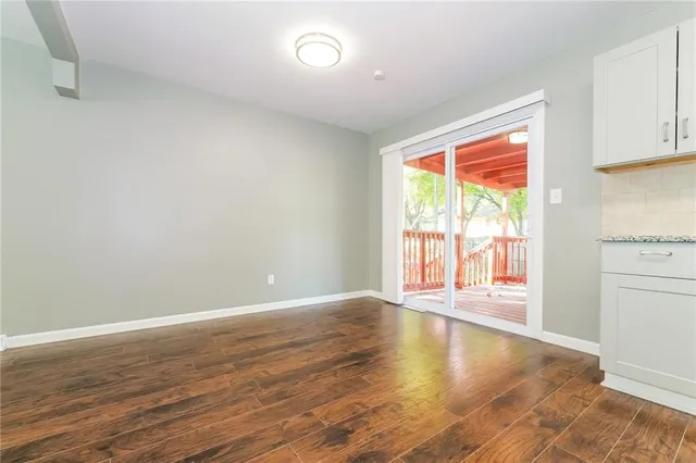 $2,095 | 404 Southwest Keystone Court, Blue Springs, MO 64014