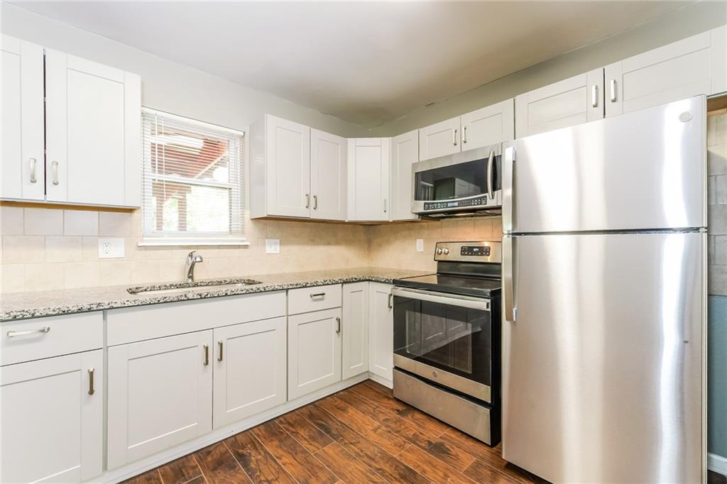 404 Southwest Keystone Court Blue Springs, MO 64014 - Photo 7 of 17