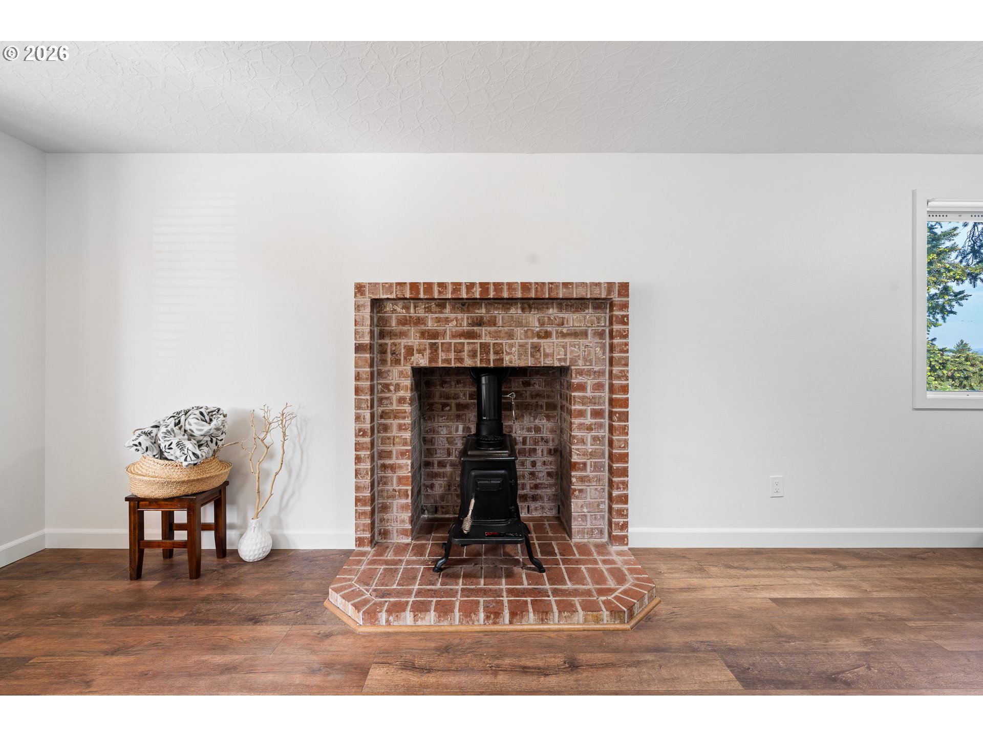 1316 Northwest Maple Lane Camas, WA 98607 - Photo 6 of 44 Living Room