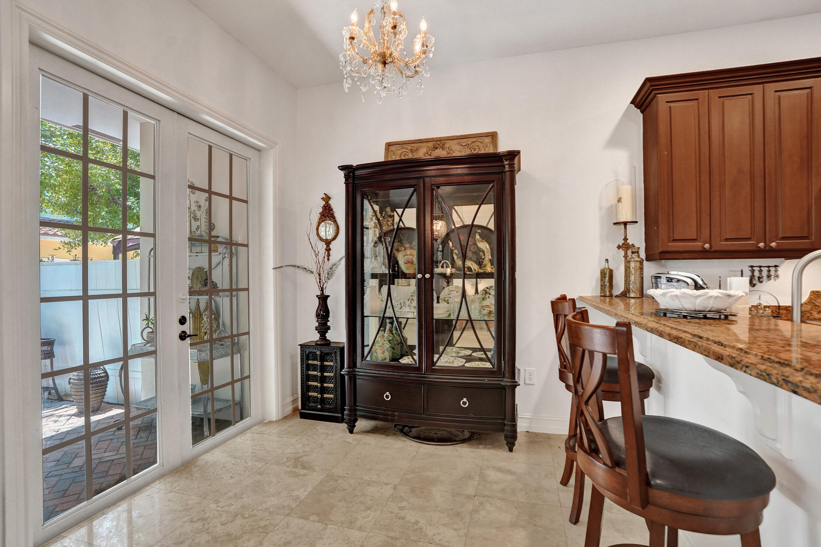 1127 North Victoria Park Road Fort Lauderdale, FL 33304 - Photo 15 of 45 DSC06824