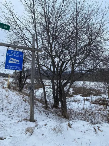 $199,900 | 431 Houlton Road, Island Falls, ME 04747