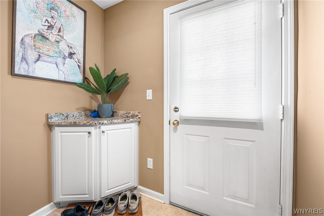 8 Keph Drive, Unit 4 Amherst, NY 14228 - Photo 5 of 40