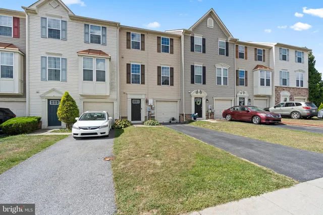 $275,000 | 30 Gauley River Path, Falling Waters, WV 25419