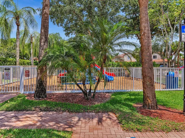 $472,900 | 6264 Northwest 38th Drive, Coral Springs, FL 33067