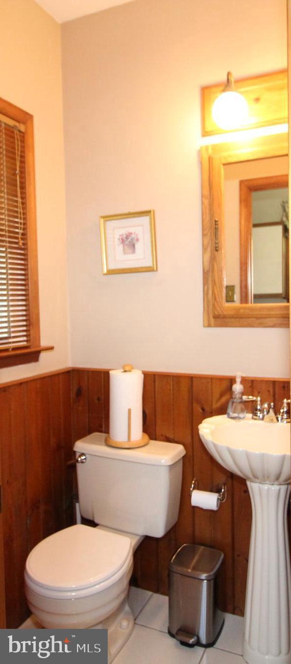 33 Walters Road Glen Mills, PA 19342 - Photo 16 of 32 Updated Powder Room