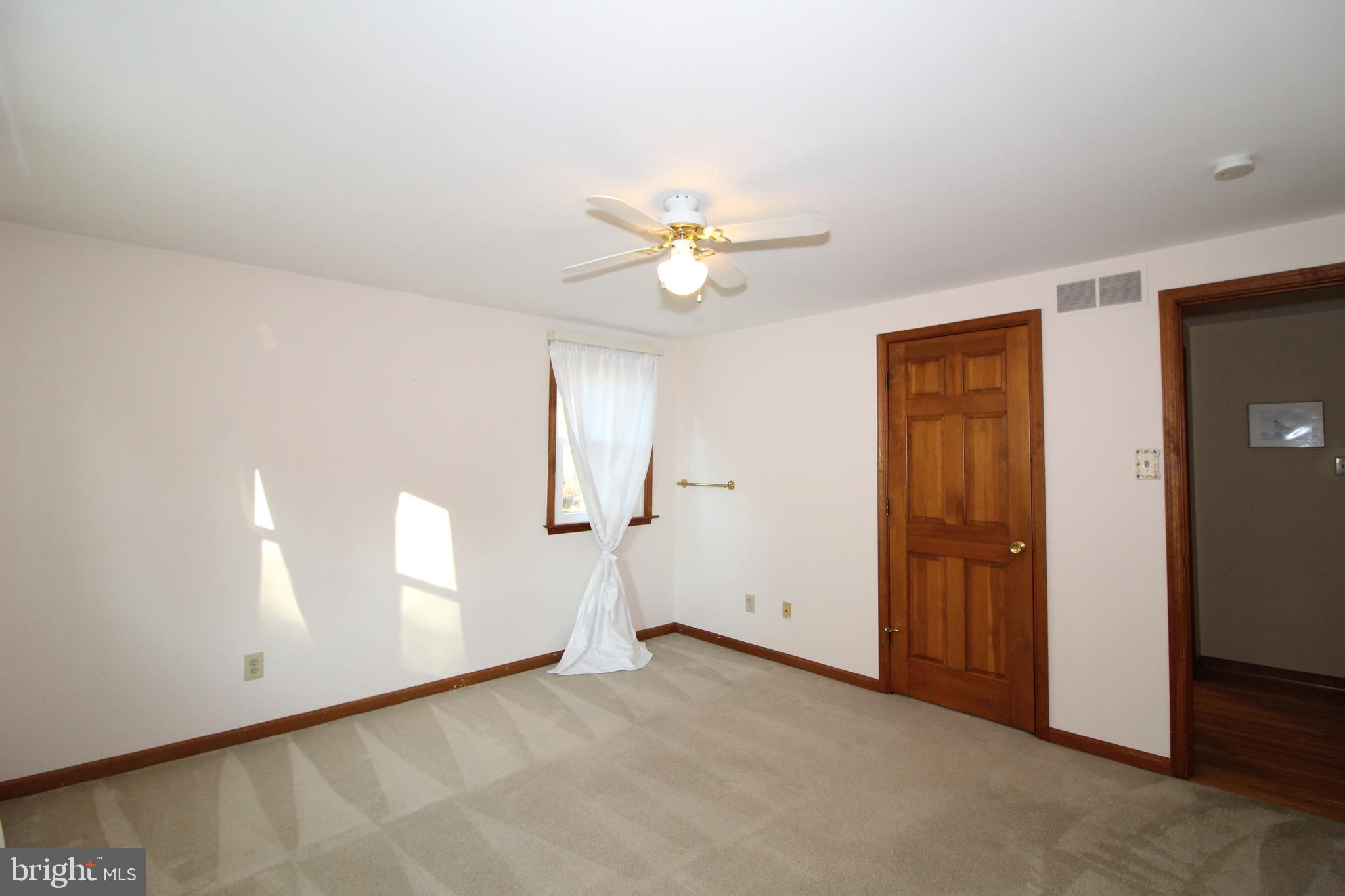 33 Walters Road Glen Mills, PA 19342 - Photo 26 of 32 Light & Bright