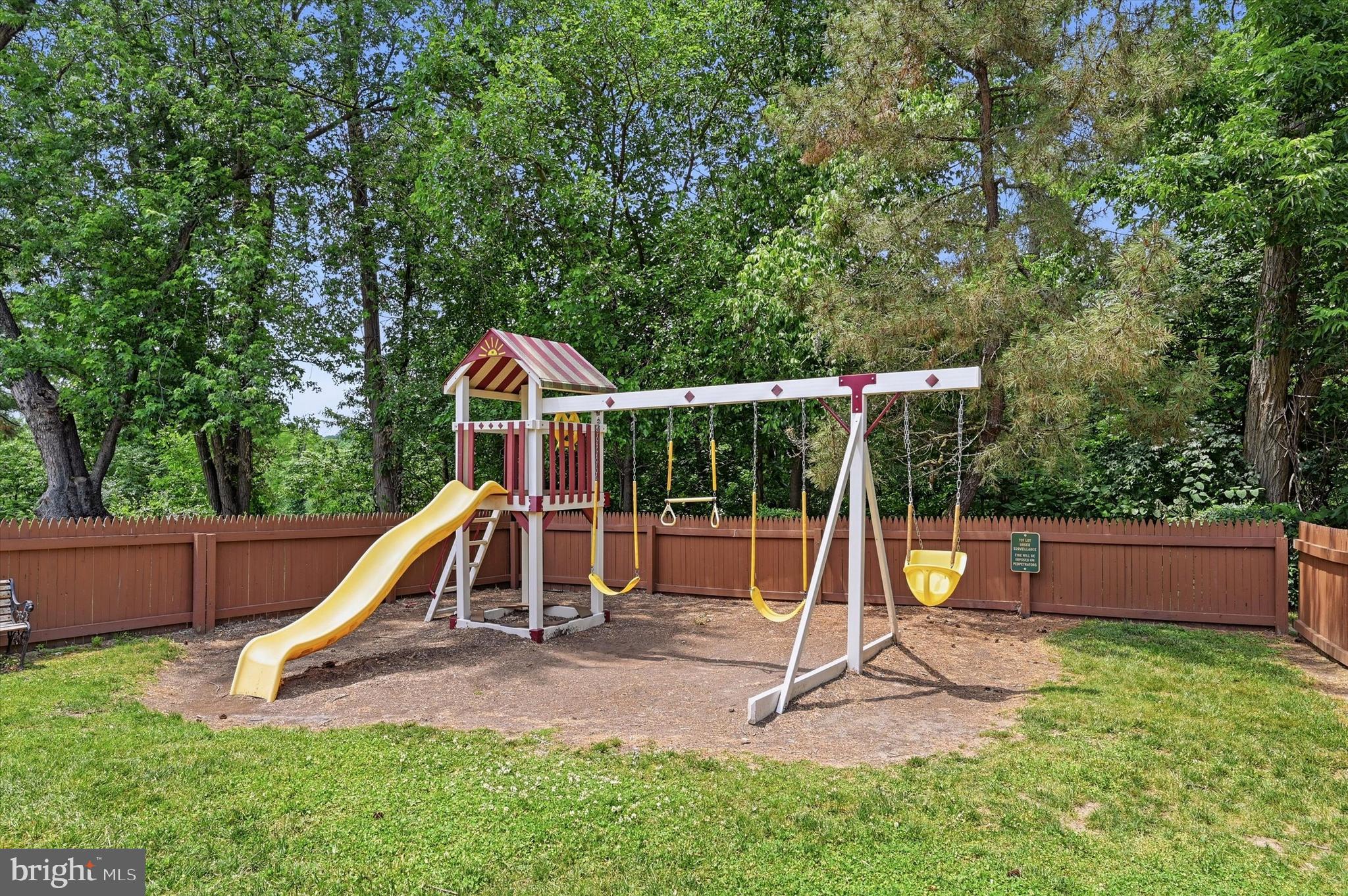 400 Glendale Road, Unit F13 Havertown, PA 19083 - Photo 14 of 17 Tot Lot