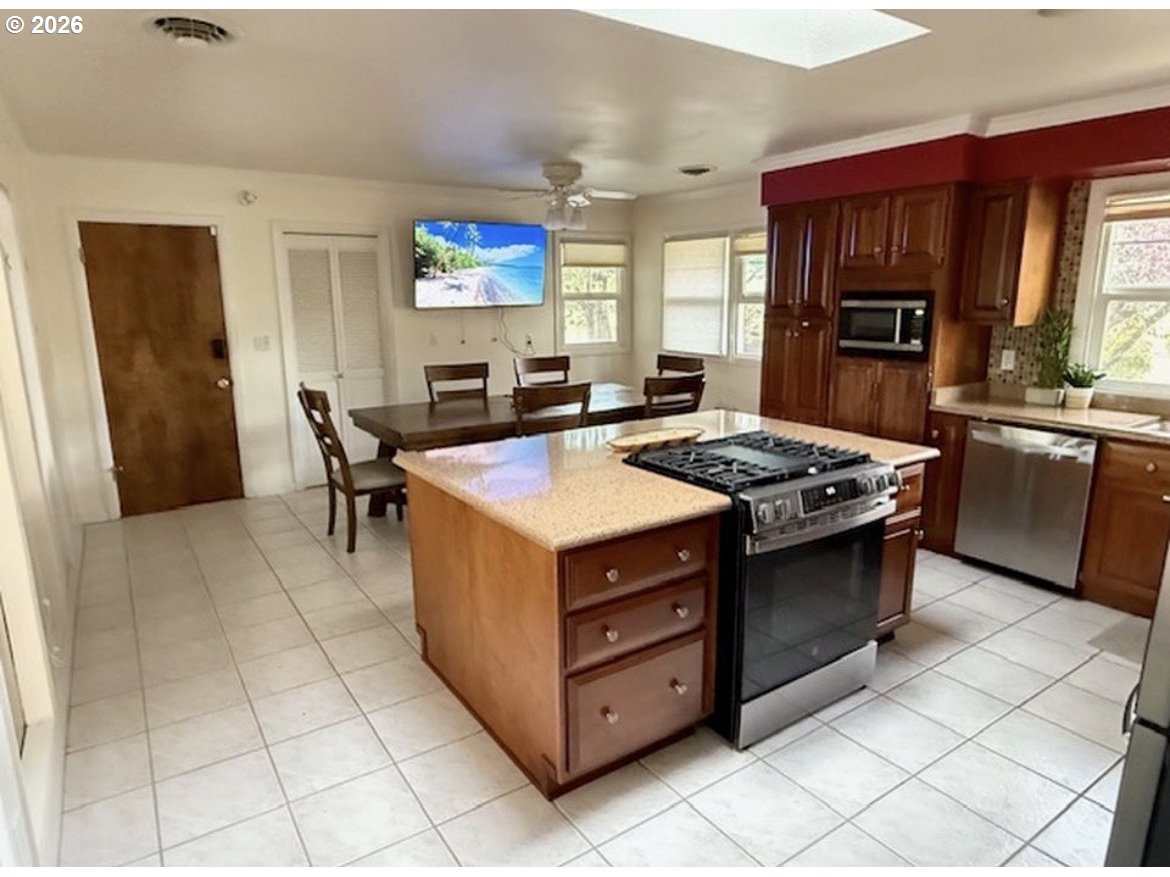 2994 Dapple Way Eugene, OR 97401 - Photo 5 of 15