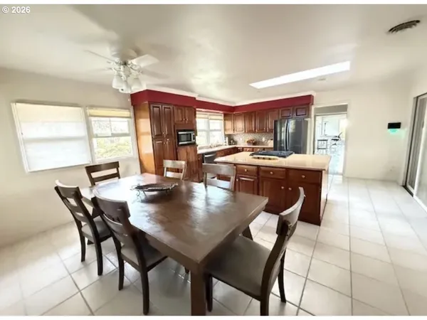 $670,000 | 2994 Dapple Way, Eugene, OR 97401