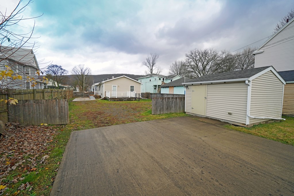 388 East 2nd Street Corning, NY 14830 - Photo 5 of 25