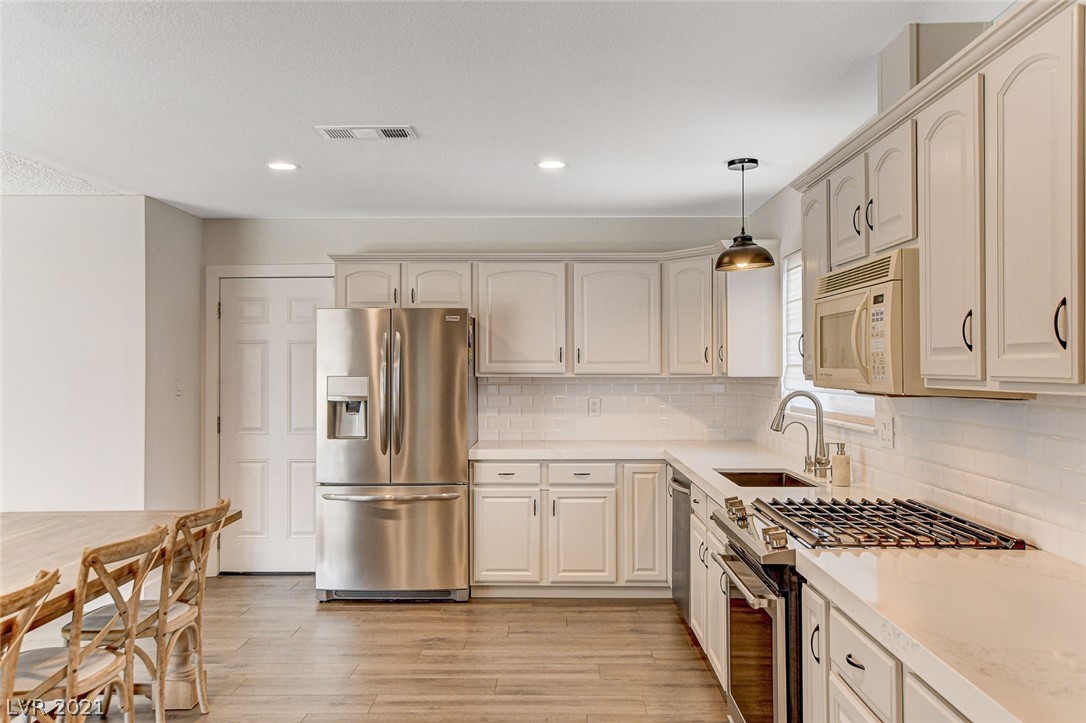 604 Altamira Road Las Vegas, NV 89145 - Photo 8 of 31 Gallery Image 8