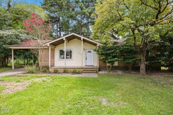 $1,300 | 1033 Xavier Drive, Fayetteville, NC 28311