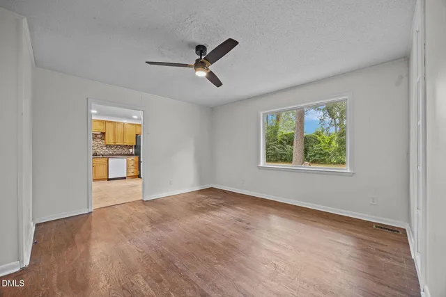 $1,350 | 1033 Xavier Drive, Fayetteville, NC 28311