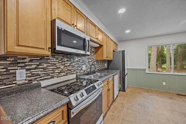 $1,350 | 1033 Xavier Drive, Fayetteville, NC 28311