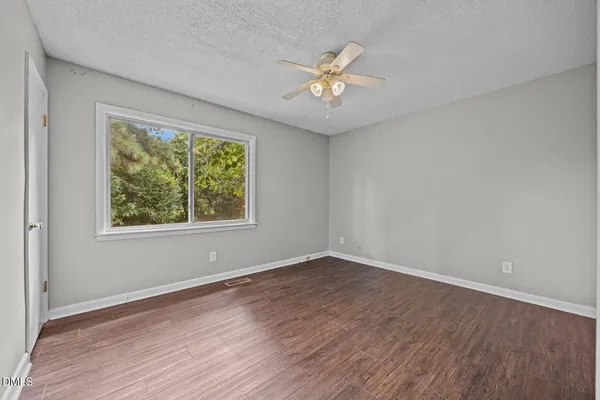 $1,300 | 1033 Xavier Drive, Fayetteville, NC 28311