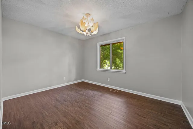 $1,350 | 1033 Xavier Drive, Fayetteville, NC 28311