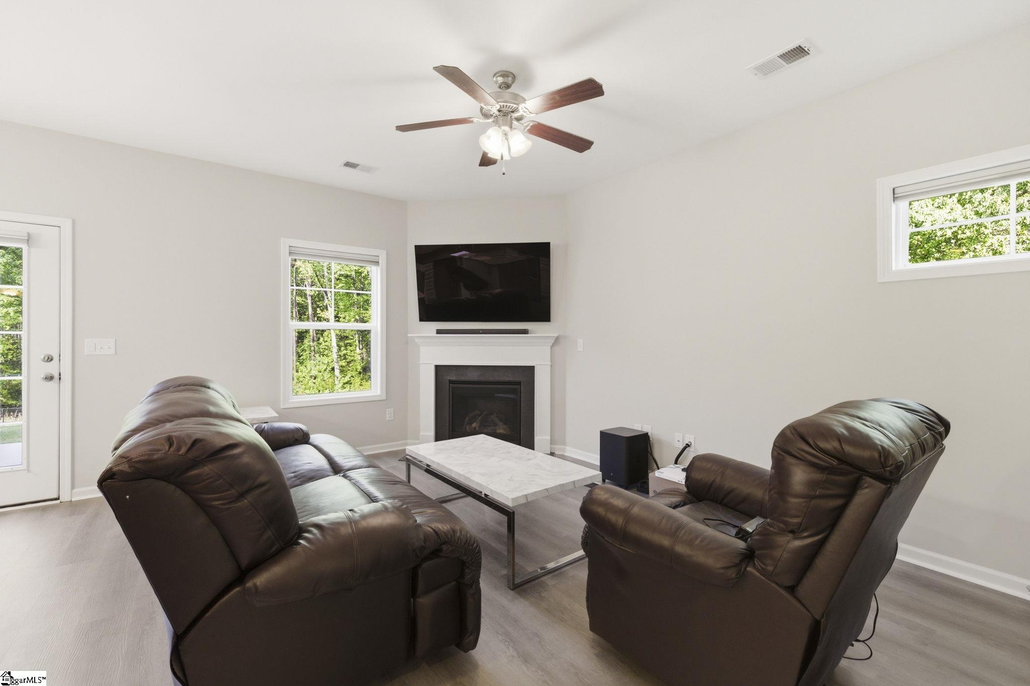 121 Wheaton Court Simpsonville, SC 29680 - Photo 10 of 47