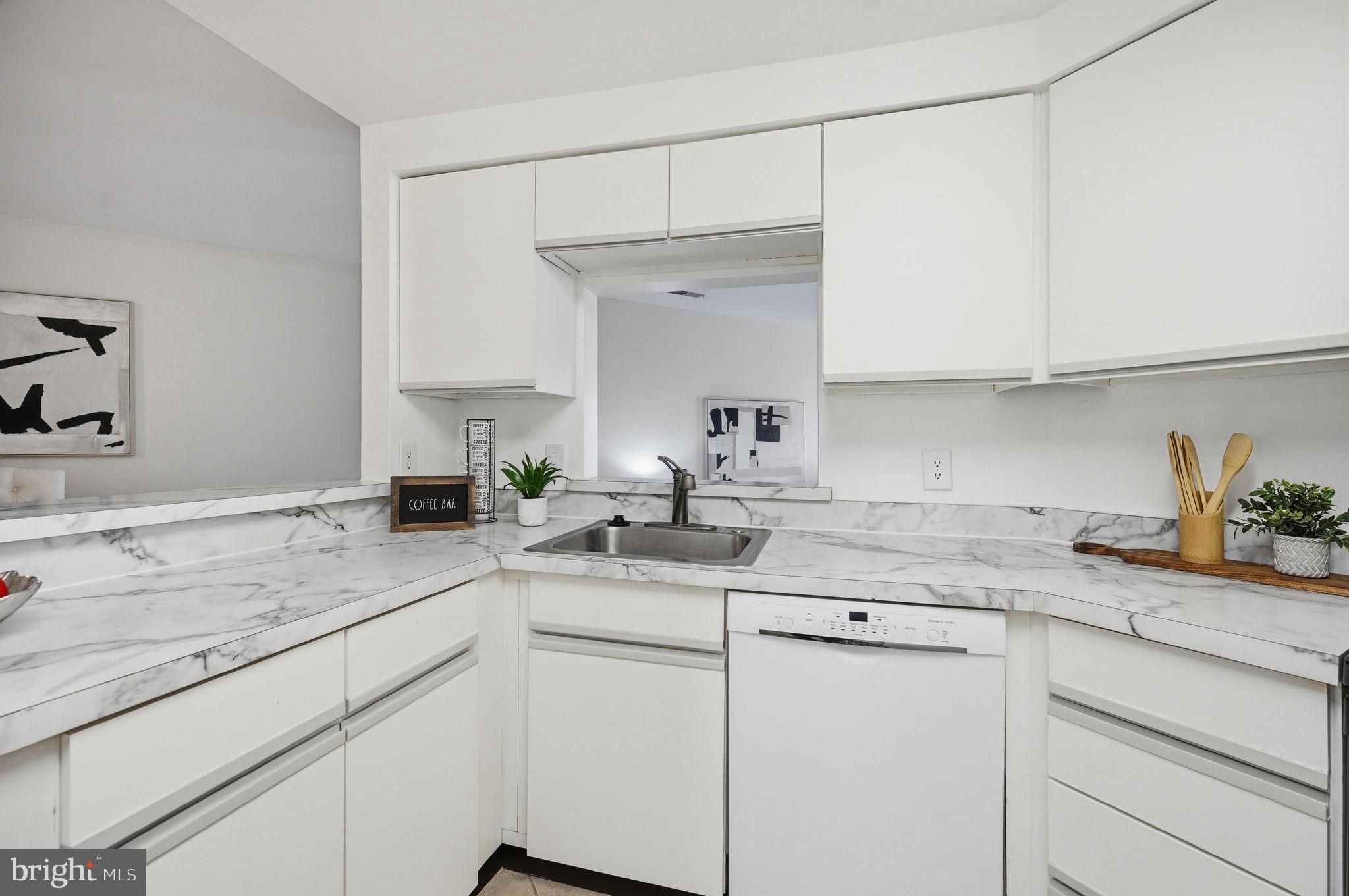 11240 Harbor Court, Unit 11240 Reston, VA 20191 - Photo 8 of 24