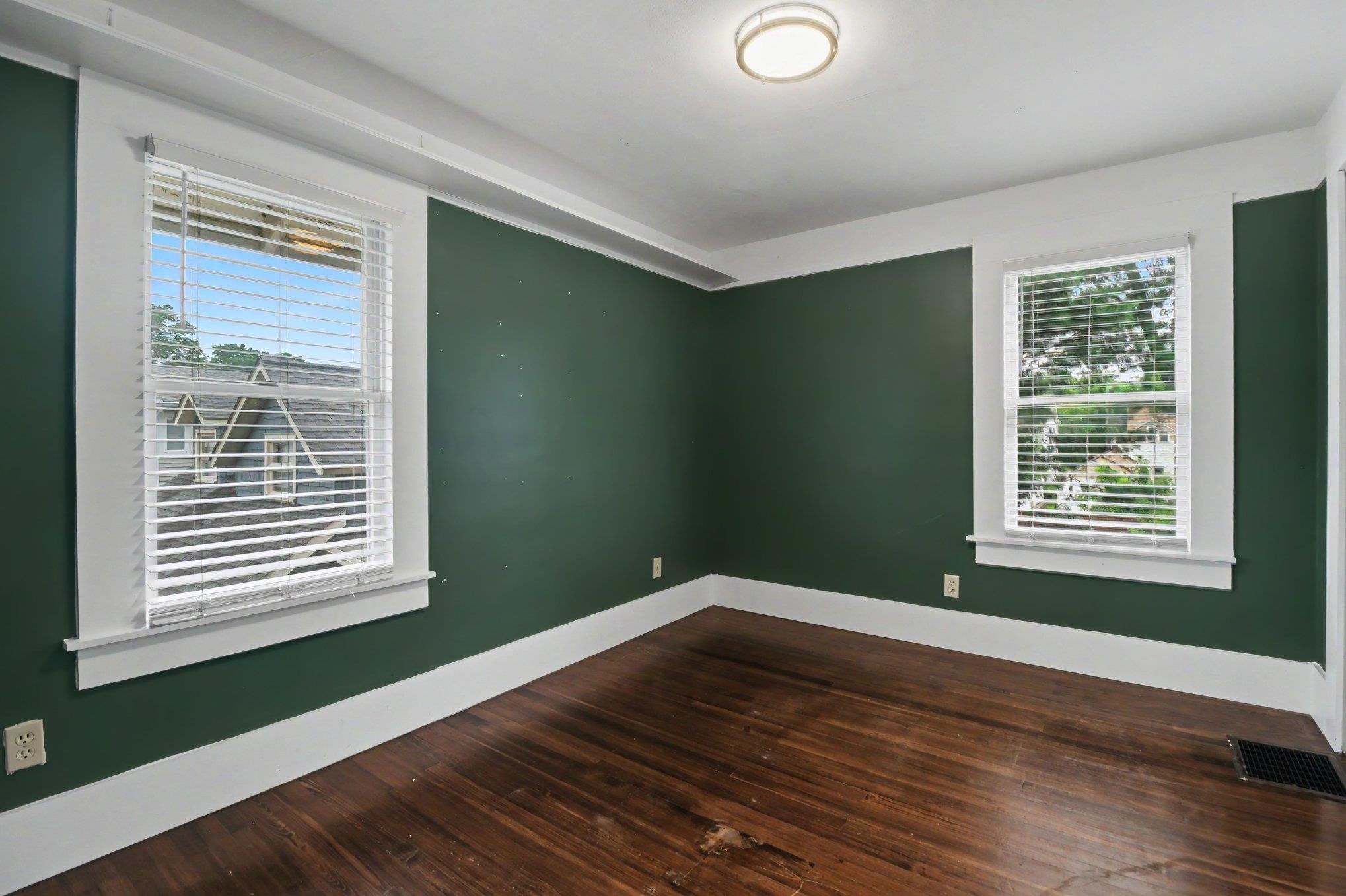 127 Drace Street Rochester, MI 48307 - Photo 11 of 20 50213291-1ca17d83-e5eb-4481-9a43-21f60005af7a.JPG