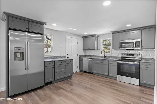 $229,900 | 414 West Hemlock Street, La Follette, TN 37766