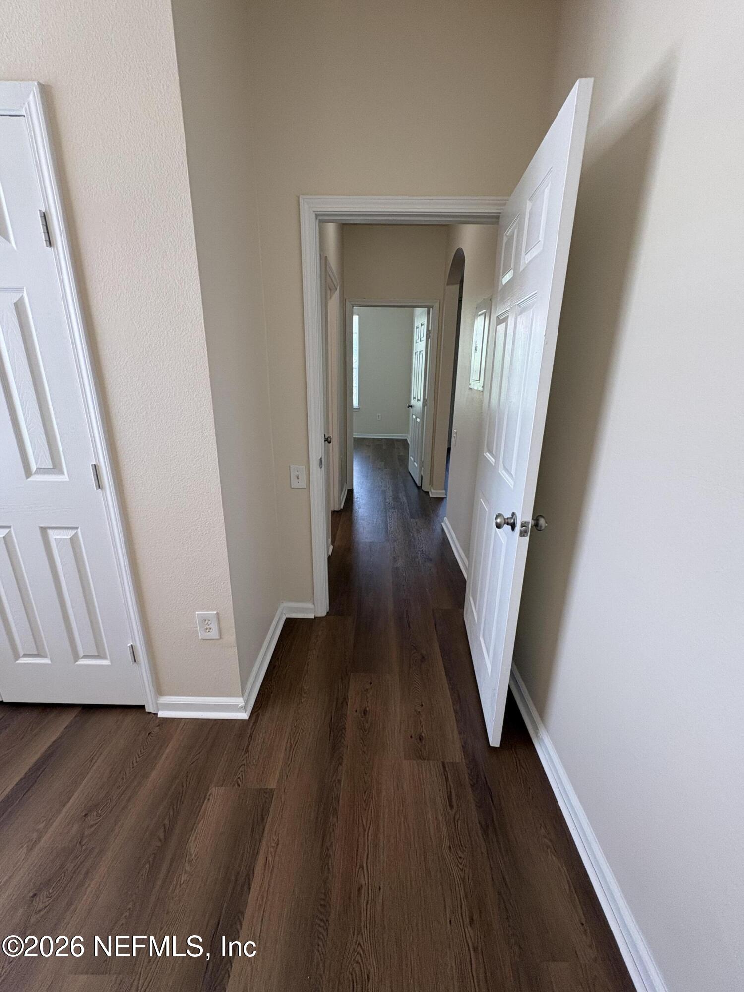 10550 Baymeadows Road, Unit 806 Jacksonville, FL 32256 - Photo 24 of 34 Hallway