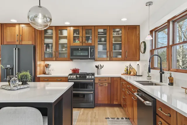 $439,900 | 1401 Lloyd Lane, St. Peter, MN 56082