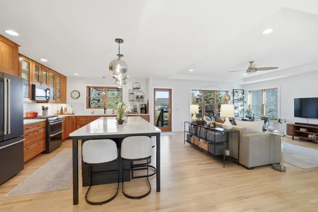 $439,900 | 1401 Lloyd Lane, St. Peter, MN 56082