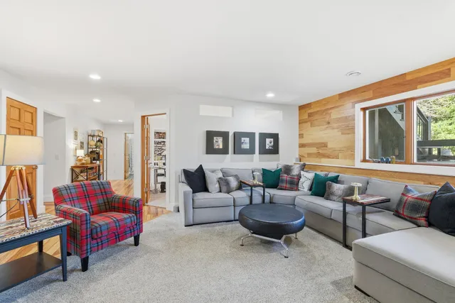 $439,900 | 1401 Lloyd Lane, St. Peter, MN 56082