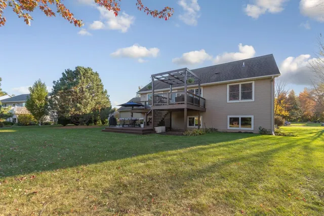 $439,900 | 1401 Lloyd Lane, St. Peter, MN 56082