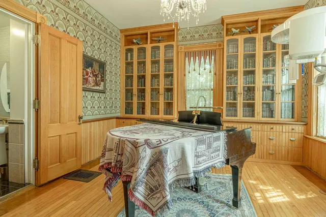 $739,900 | 1222 11th Street, Monroe, WI 53566