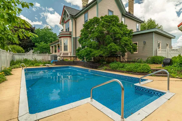 $699,900 | 1222 11th Street, Monroe, WI 53566