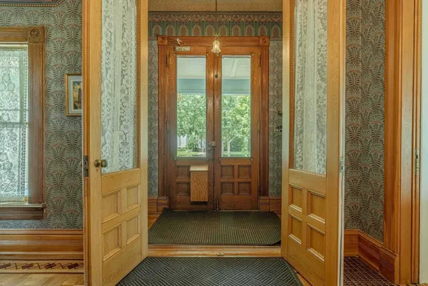 $699,900 | 1222 11th Street, Monroe, WI 53566