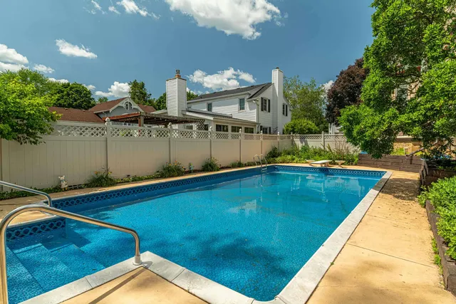 $739,900 | 1222 11th Street, Monroe, WI 53566