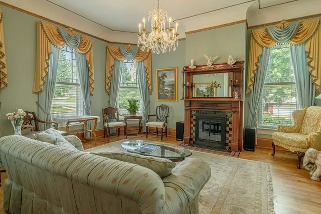 $739,900 | 1222 11th Street, Monroe, WI 53566