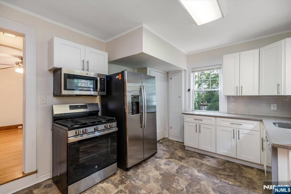 314 Mountain Way Rutherford, NJ 07070 - Photo 10 of 31