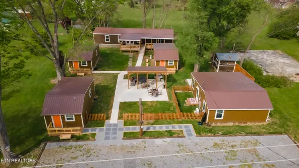 $1,000,000 | 8113 West Old Highway 73, Townsend, TN 37882