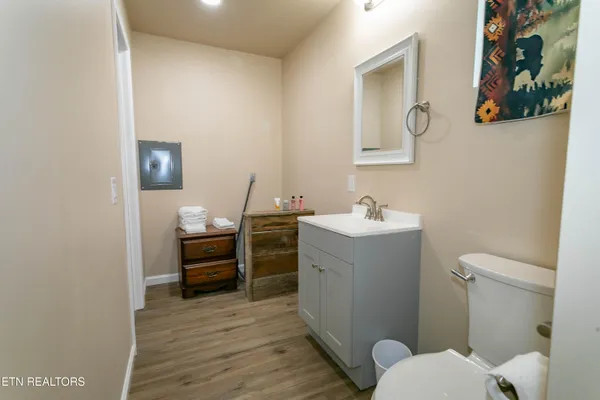 $1,000,000 | 8113 West Old Highway 73, Townsend, TN 37882