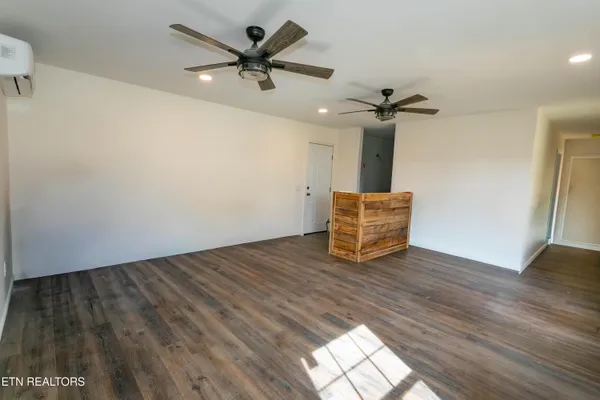 $1,000,000 | 8113 West Old Highway 73, Townsend, TN 37882